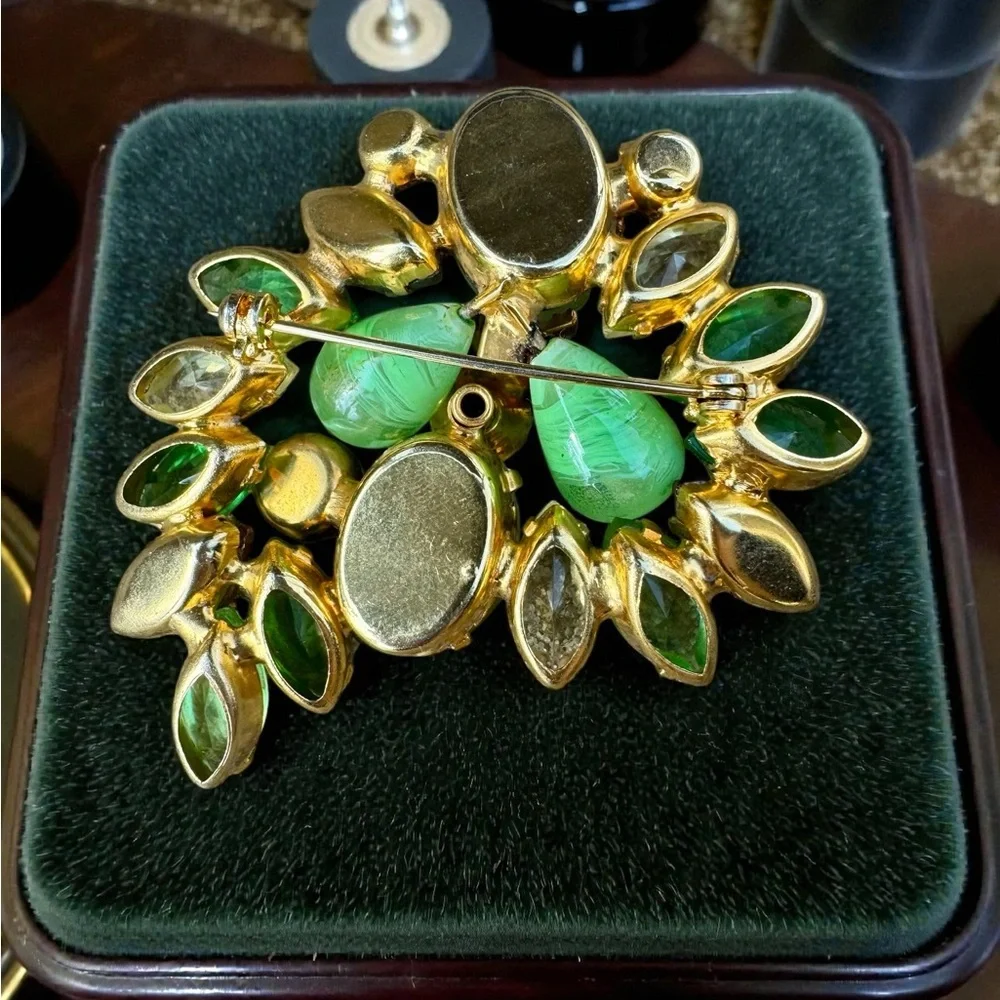 VERIFIED JULIANA D&E Molded Pillow Glass Green Givre Navette Rhinestone Brooch